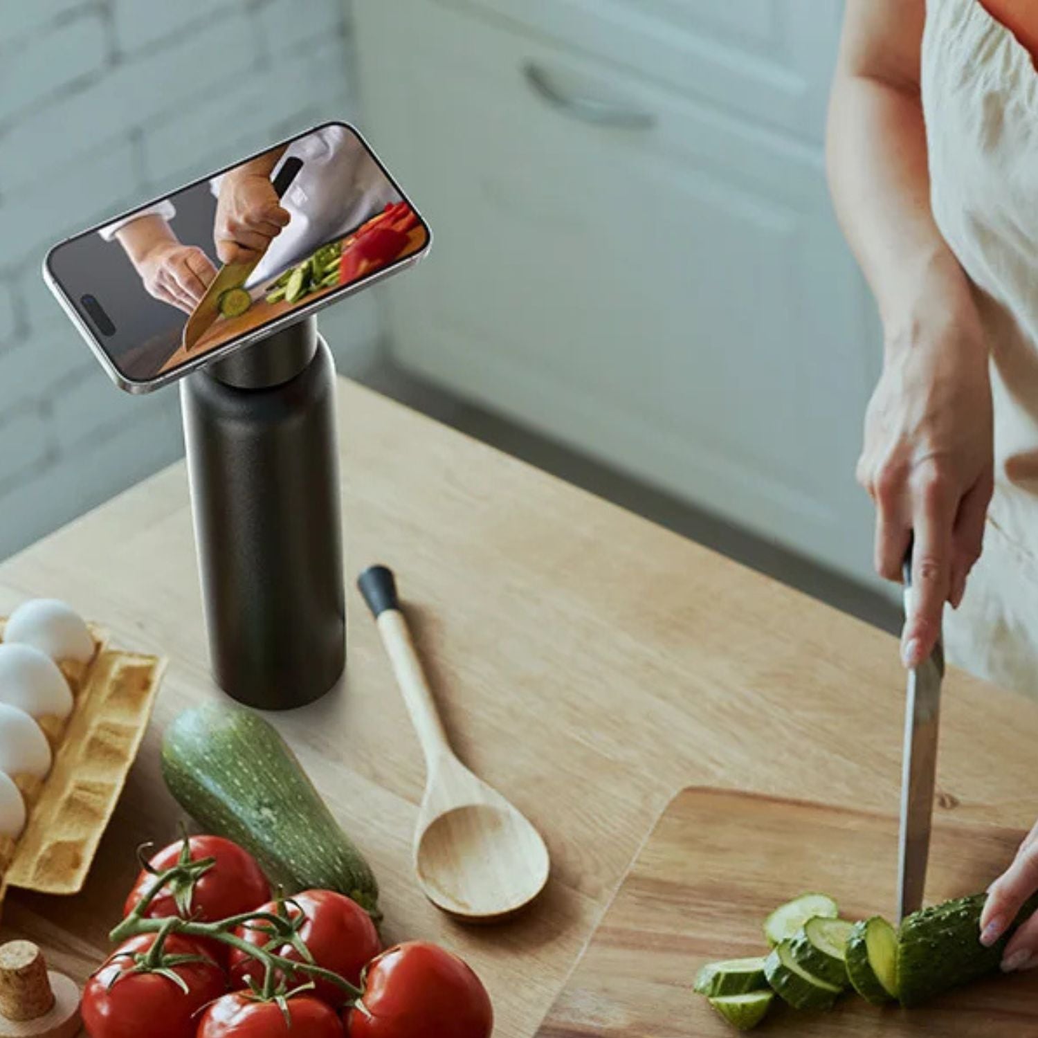 Magnetic Water Bottle & Phone Holder 26 Magnetic Water Bottle & Phone Holder