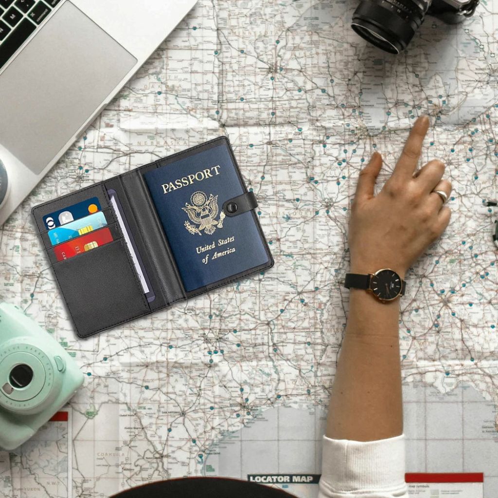AirTag Passport Wallet 7 AirTag Passport Wallet